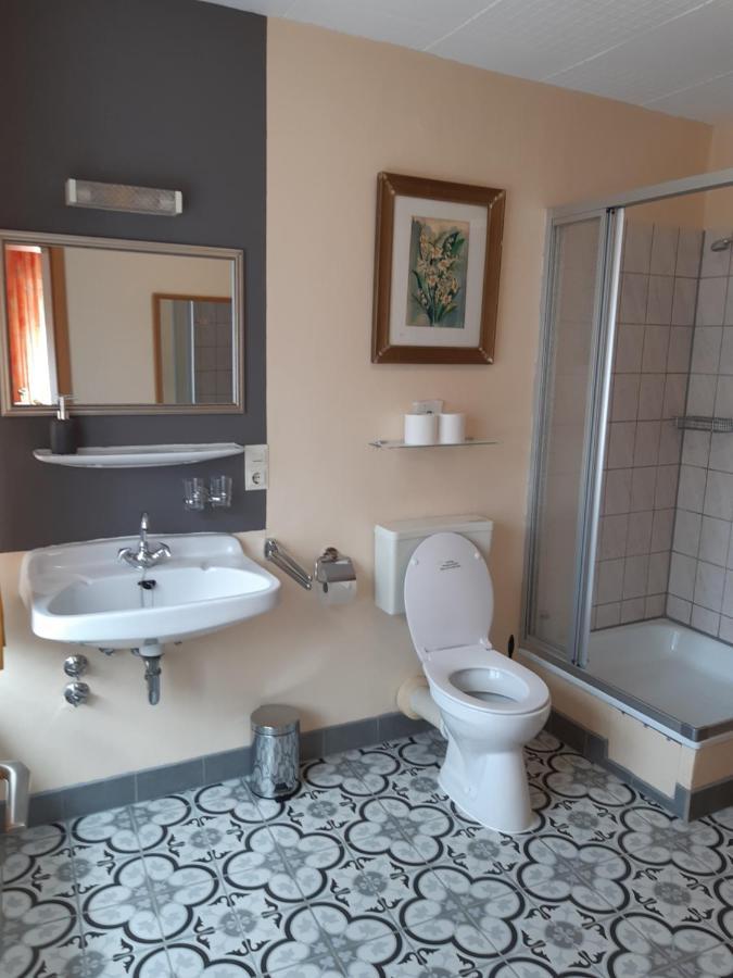 Gastehaus Am Calmont Panzió Ediger-Eller Kültér fotó